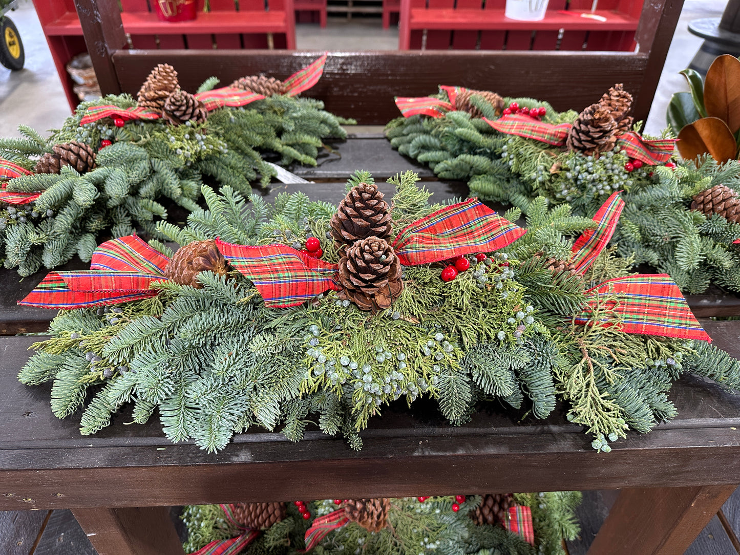 Berries & Bows Mantlepiece 24" Mantlepiece (Xmas)