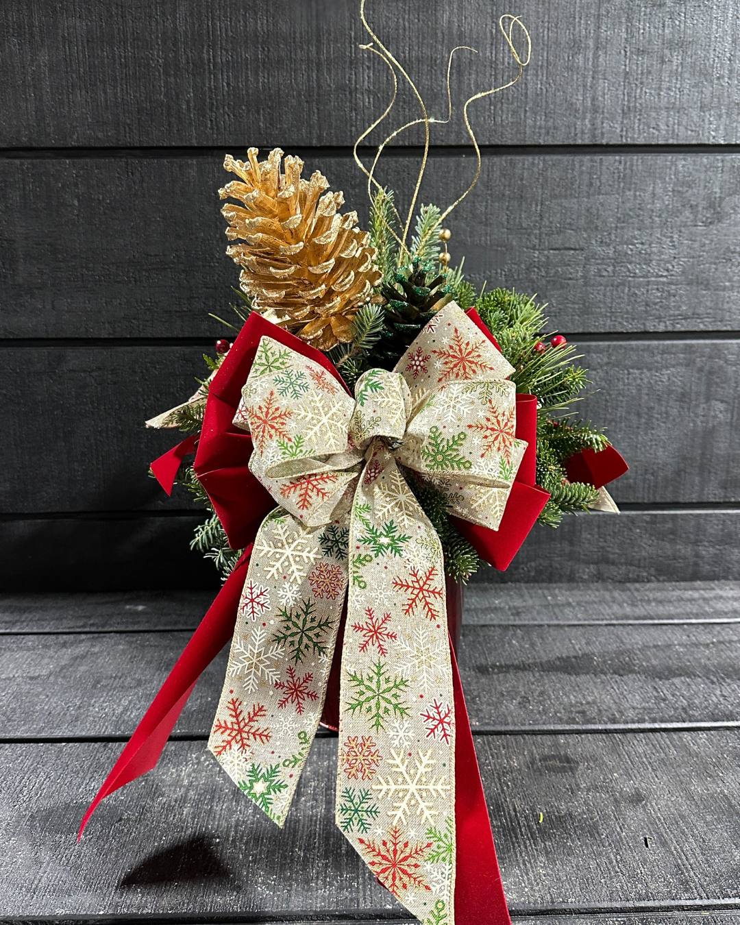 7'' Decorated Snowflake Red Tin (Xmas)
