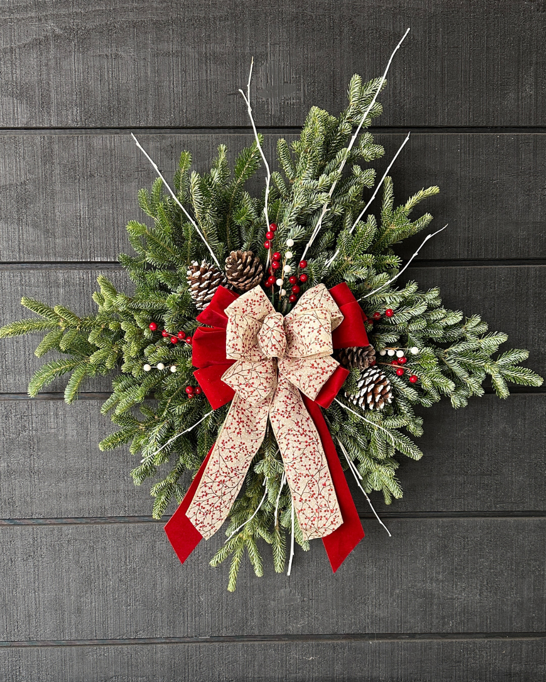 Grave Pillow - Frosty Berry (Xmas)