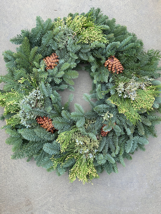 20" Mixed Evergreen Wreath with Cones (Xmas)