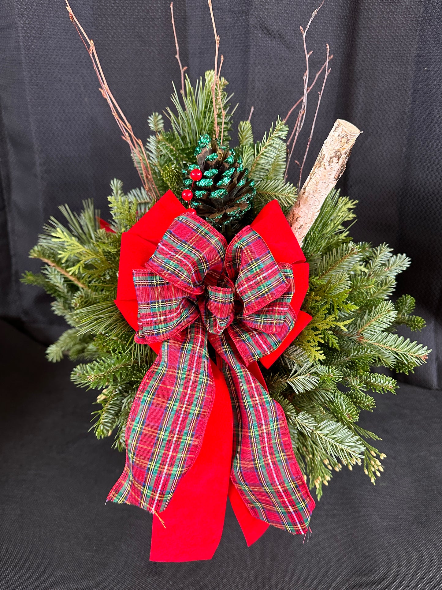 7'' Decorated Christmas Plaid Red Tin